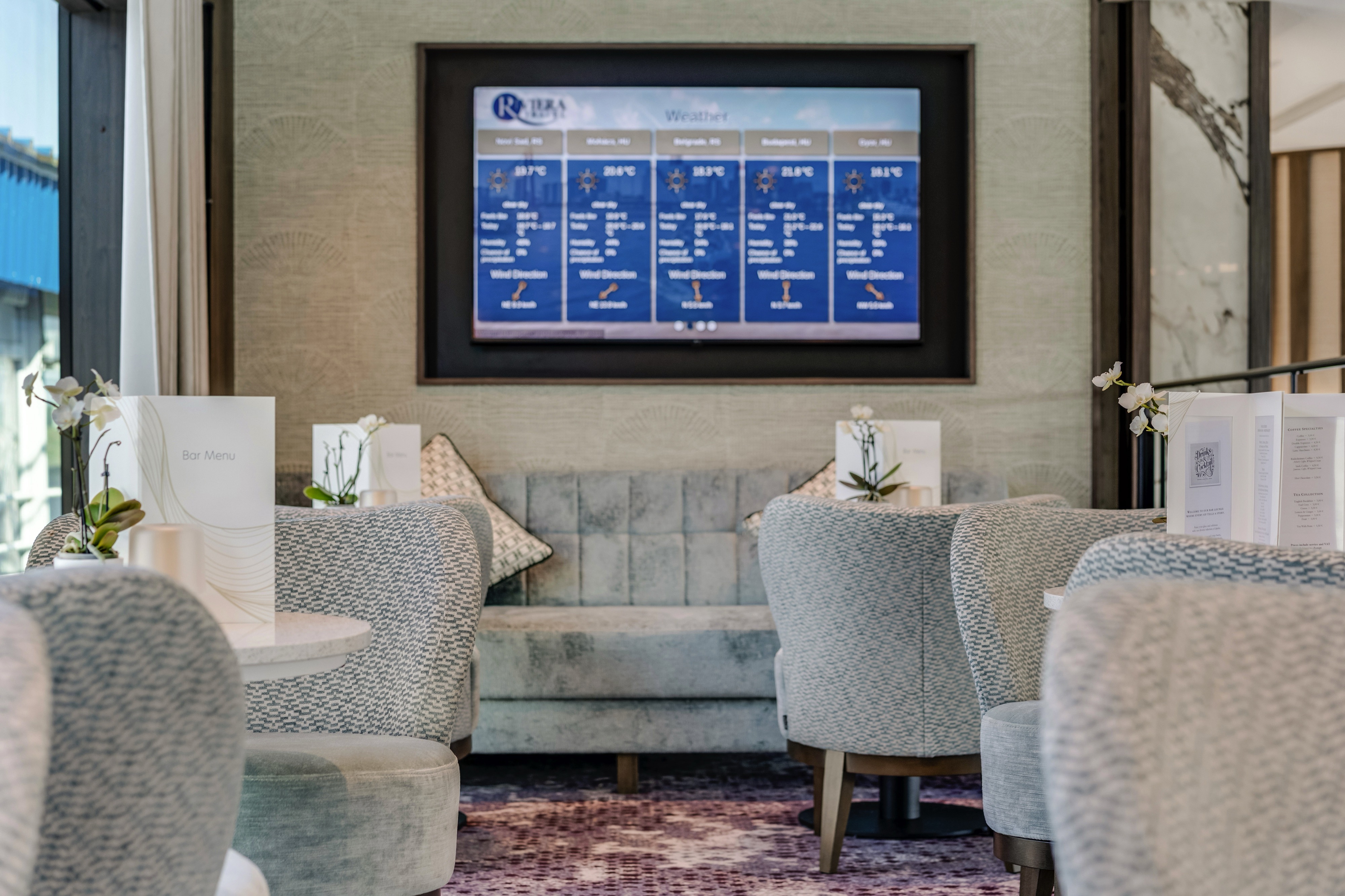 MS Riviera Radiance - Panorama Lounge and Bar